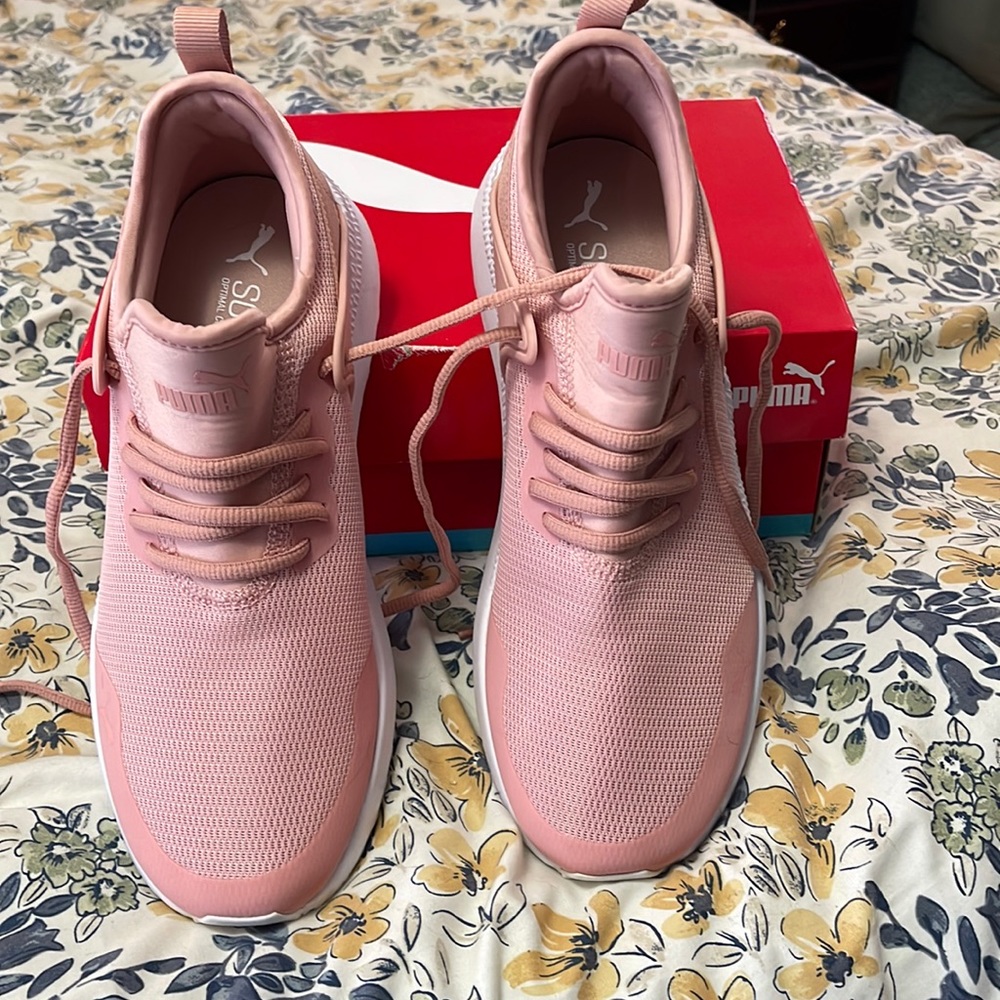 Puma Sneakers